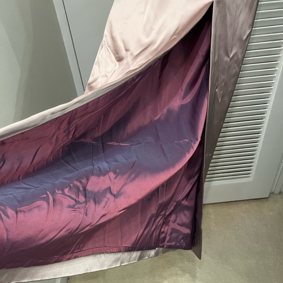 Gorgeous Talbot Runhof silver/lavender long stretch satin gown - Picture 3 of 7